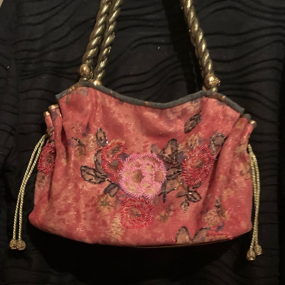 Floral vintage purse with beading